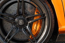 Load image into Gallery viewer, Strasse Wheels Carbon Fiber Center Lock Caps
