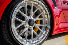 Load image into Gallery viewer, Strasse Wheels Carbon Fiber Center Lock Caps