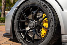 Load image into Gallery viewer, Strasse Wheels Carbon Fiber Center Lock Caps